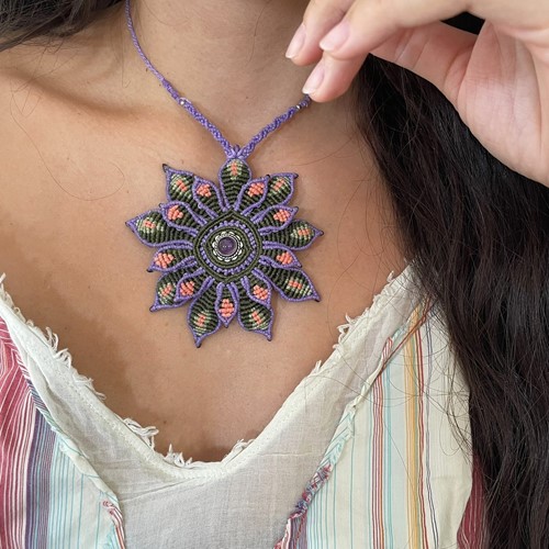 Μακραμέ κολιέ με Αμέθυστο