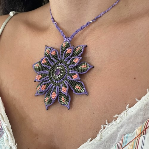 Μακραμέ κολιέ με Αμέθυστο