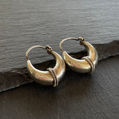 Zephyrine hoops