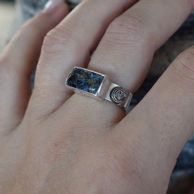 Ayni ring